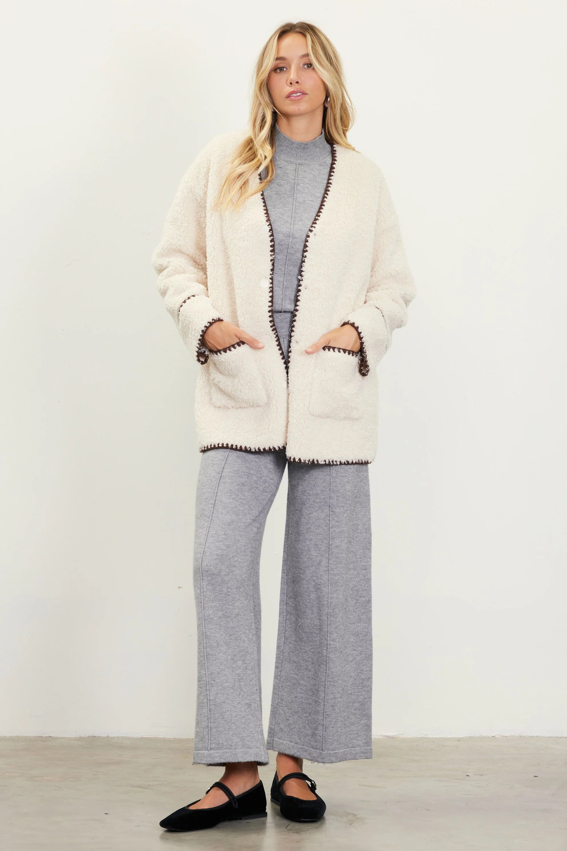 SKIES ARE BLUE Sherpa Coat - Cream Chocolate