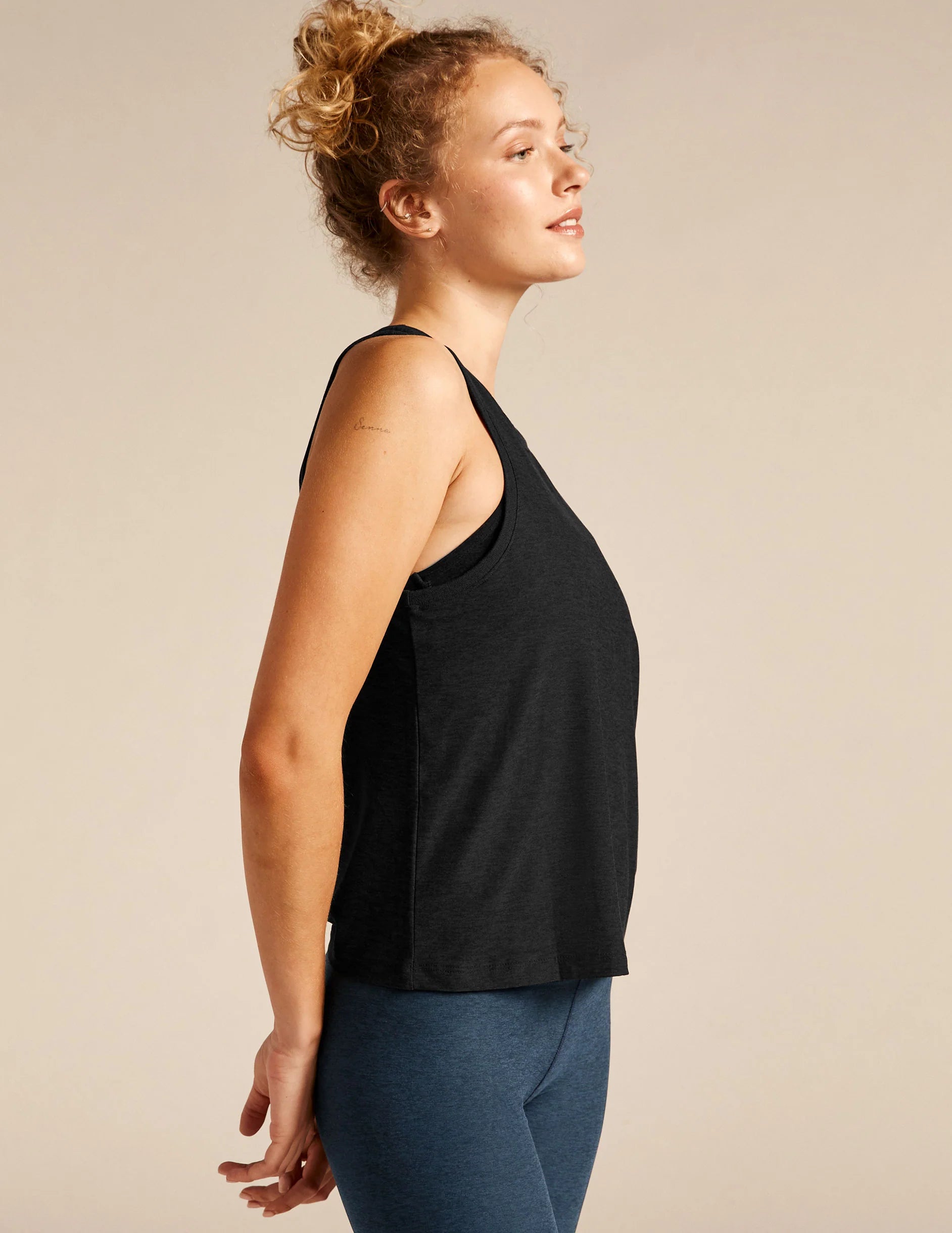 BEYOND YOGA Featherweight Rebalance Tank - Darkest Night