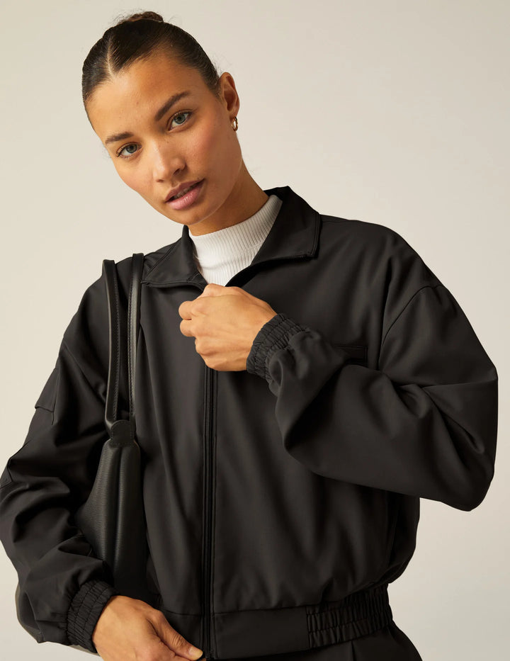 BEYOND YOGA Status Pocket Sleeve Cropped Jacket - Black