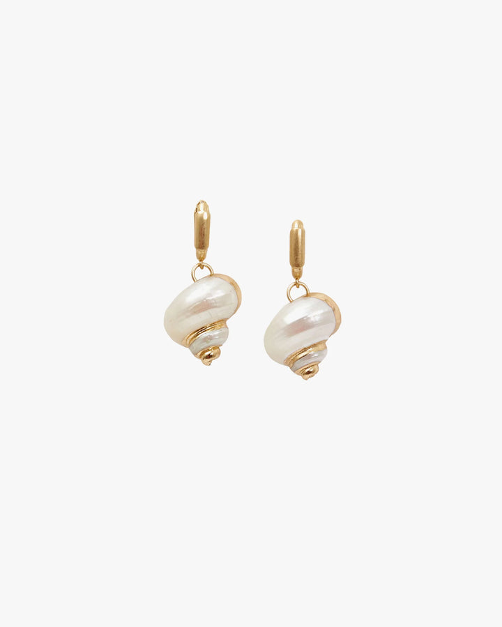 CLARE V. Shell Le Link Huggie Earrings- Vintage Gold/Cream