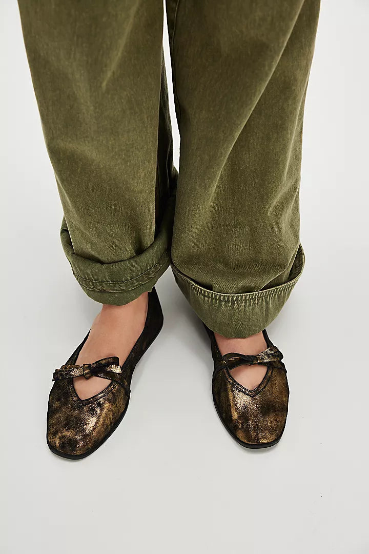 FREE PEOPLE Mania Bow Flat - Bronze